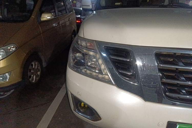 Used Nissan Patrol  Right Front Headlight