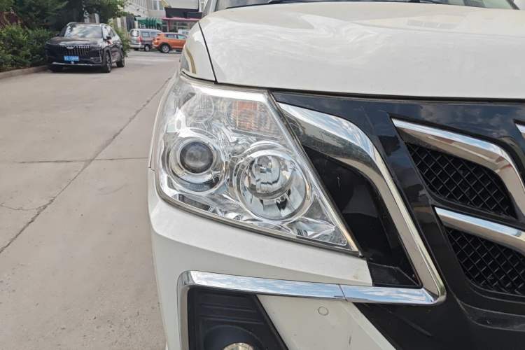 Used Nissan Patrol  Right Front Headlight