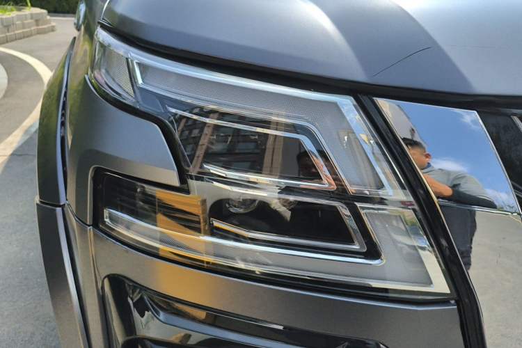 Used Nissan Patrol  Right Front Headlight