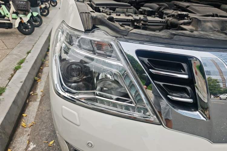 Used Nissan Patrol 2018 4.0L Flagship Model Right Front Headlight