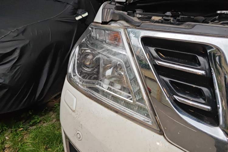 Used Nissan Patrol 2018 4.0L Flagship Model Right Front Headlight