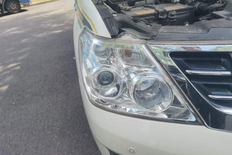 Used Nissan Patrol  Right Front Headlight