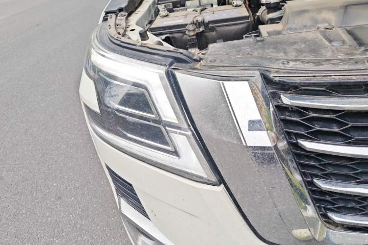 Used Nissan Patrol  Right Front Headlight