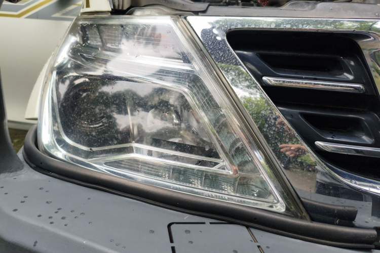 Used Nissan Patrol  Right Front Headlight