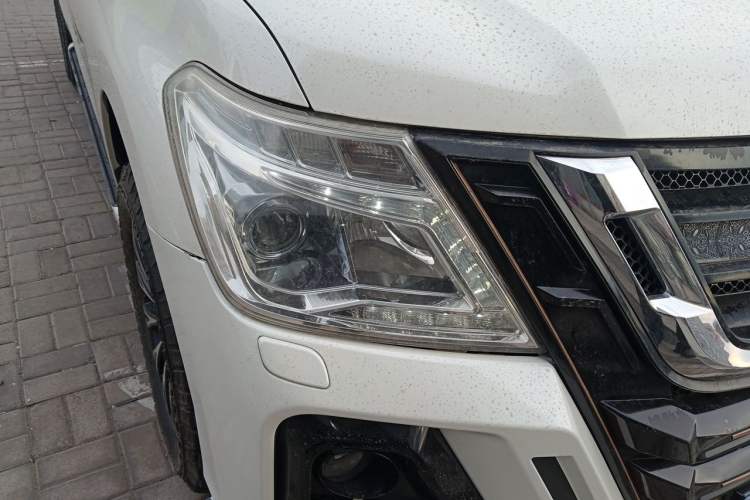 Used Nissan Patrol  Right Front Headlight