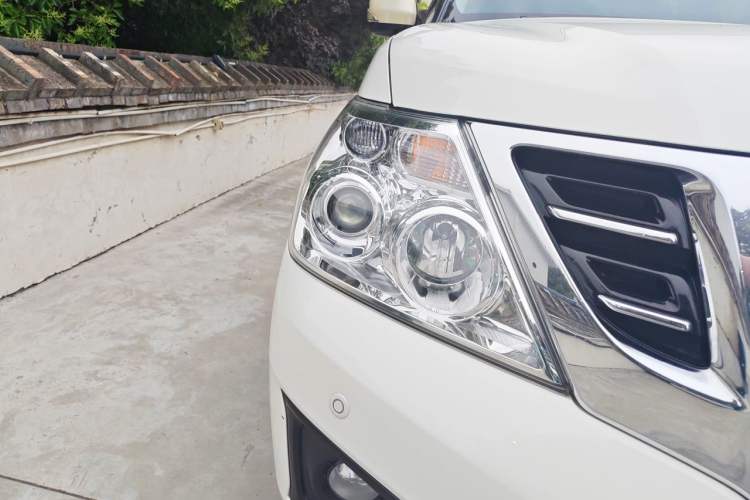 Used Nissan Patrol  Right Front Headlight