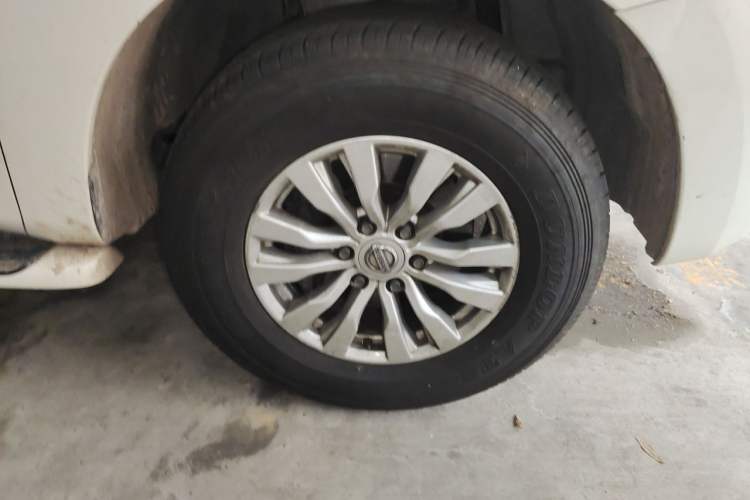 Used Nissan Patrol  Right Front Wheel Hub