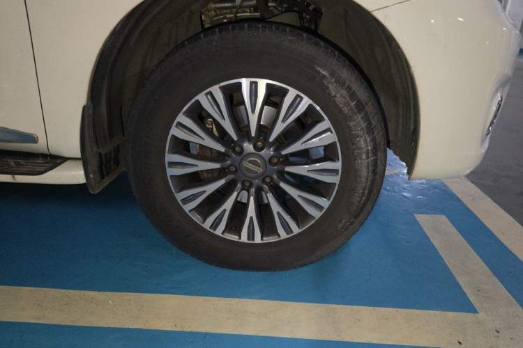 Used Nissan Patrol 2018 4.0L Platinum Edition Right Front Wheel Hub