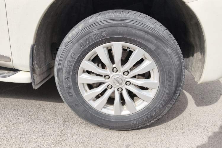 Used Nissan Patrol  Right Front Wheel Hub