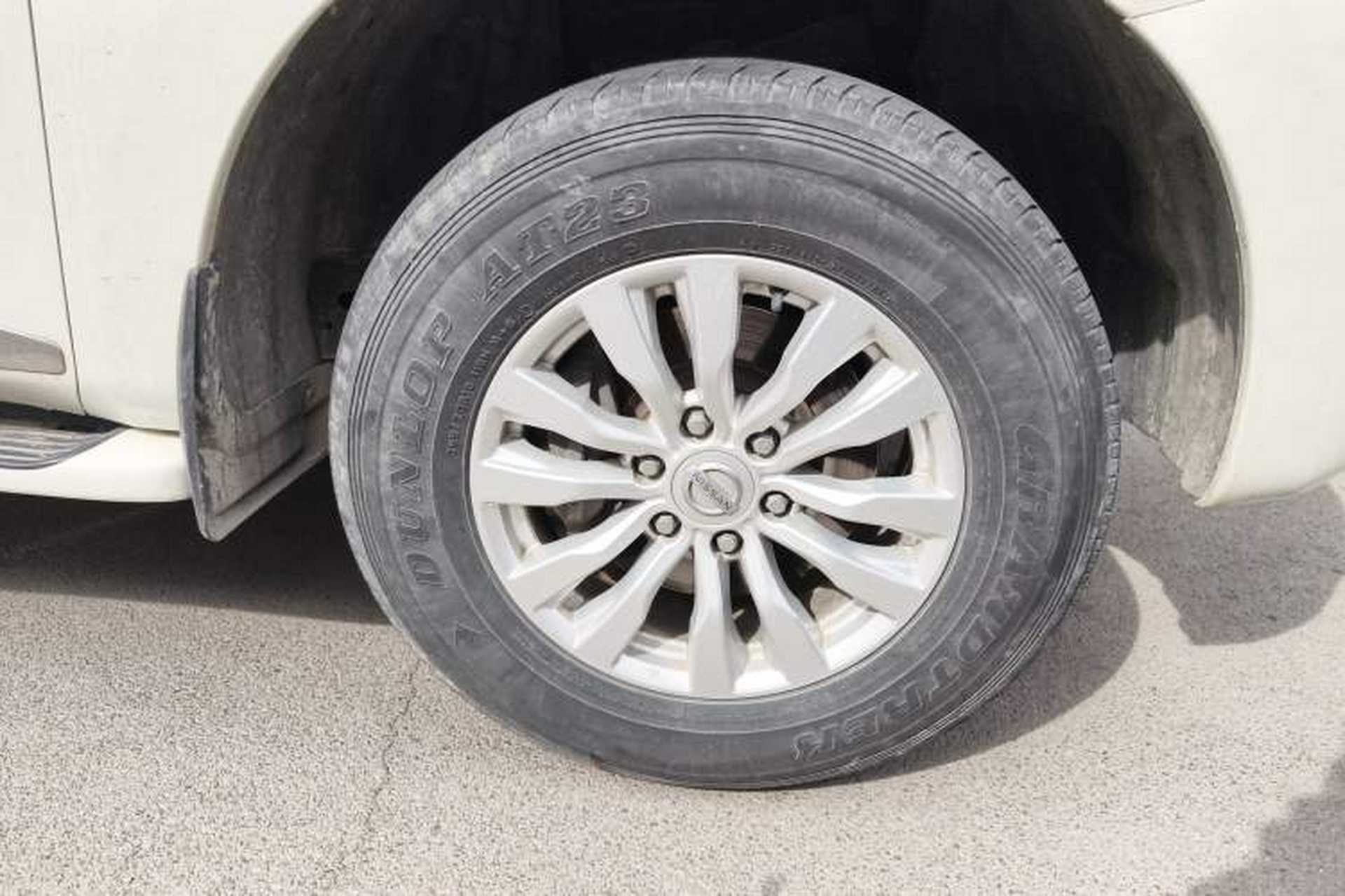 Used Nissan Patrol  Right Front Wheel Hub