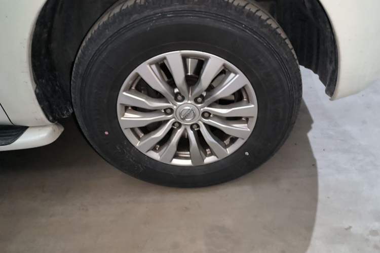Used Nissan Patrol 2018 Y62 4.0 XE Middle East Right Front Wheel Hub
