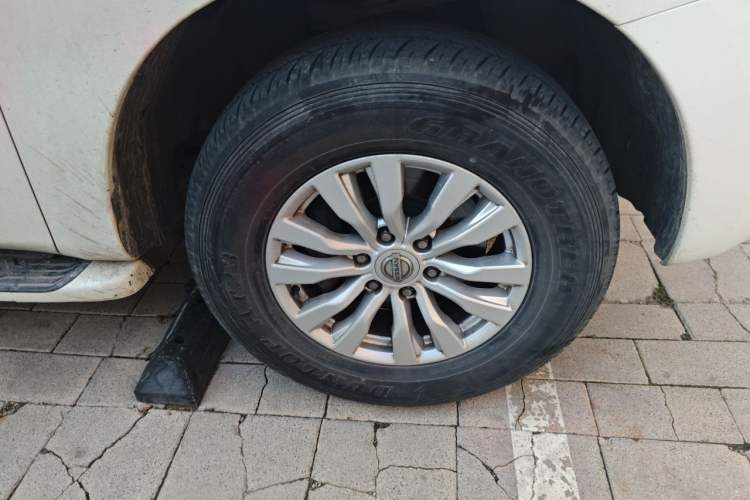 Used Nissan Patrol 2018 4.0L SE Middle East Version Right Front Wheel Hub