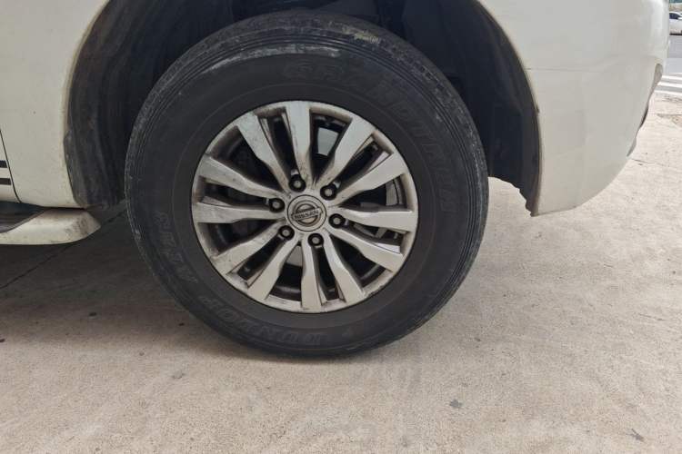Used Nissan Patrol 2018 4.0L LinkedIn Edition Right Front Wheel Hub