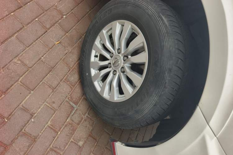 Used Nissan Patrol  Right Front Wheel Hub