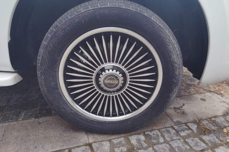 Used Nissan Patrol 2018 4.0L LinkedIn Edition Right Front Wheel Hub