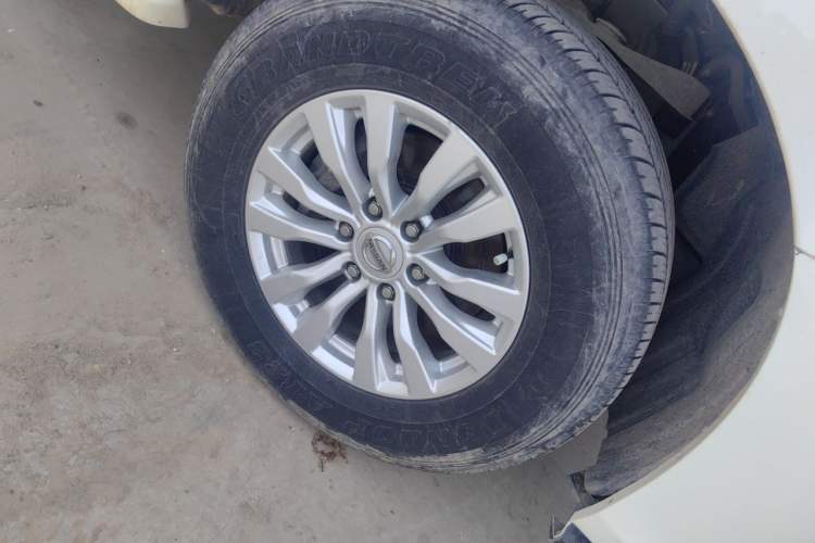 Used Nissan Patrol 2018 4.0L SE Middle East Version Right Front Wheel Hub