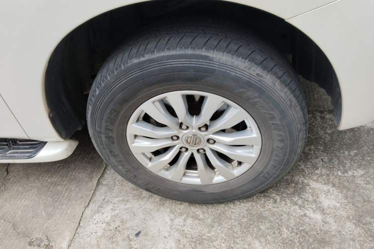 Used Nissan Patrol  Right Front Wheel Hub