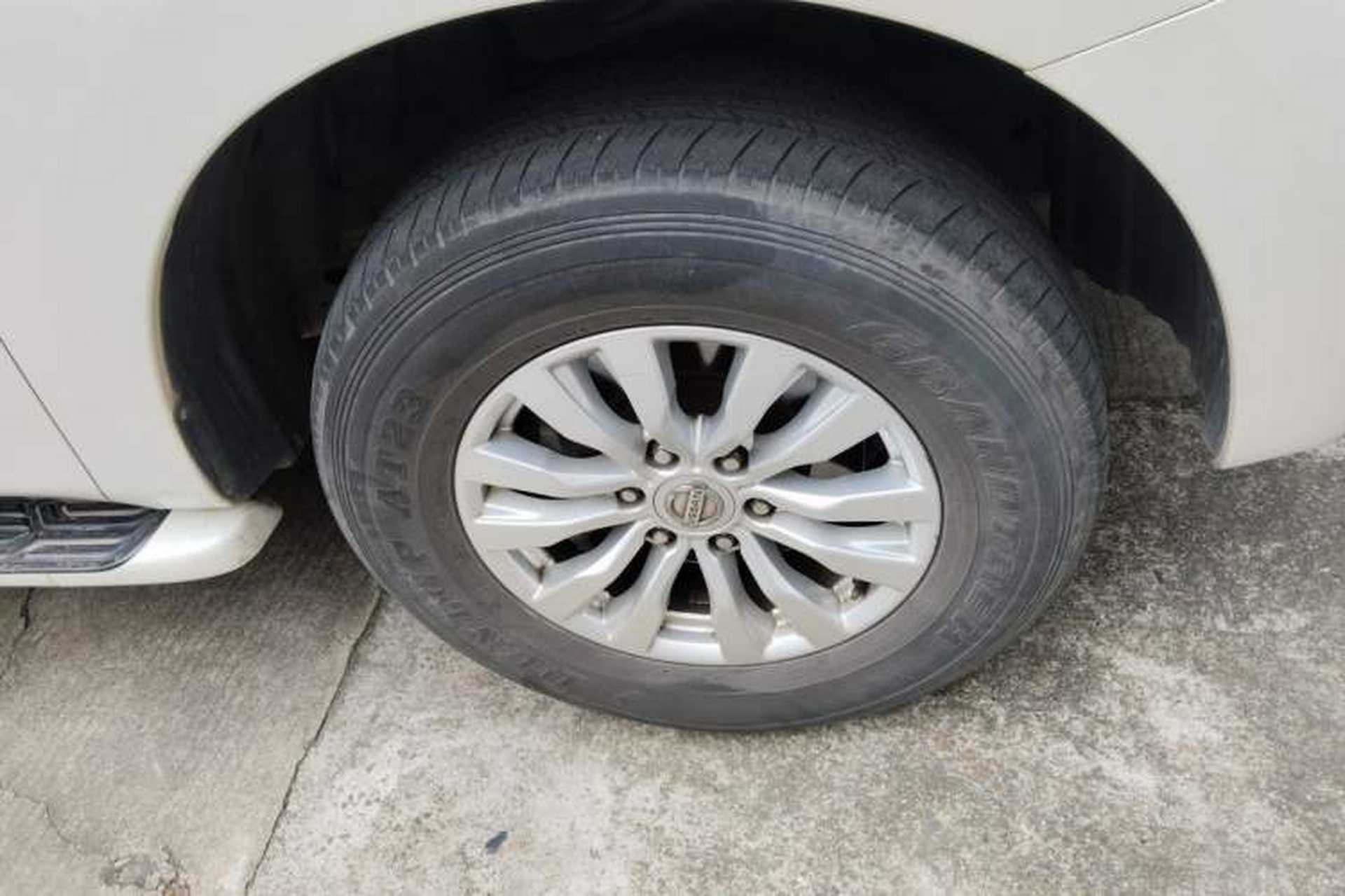 Used Nissan Patrol  Right Front Wheel Hub