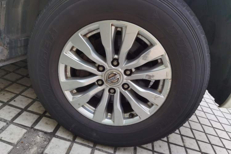Used Nissan Patrol 2018 4.0L LinkedIn Edition Right Front Wheel Hub