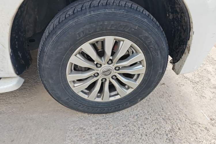Used Nissan Patrol 2018 4.0L LinkedIn Edition Right Front Wheel Hub