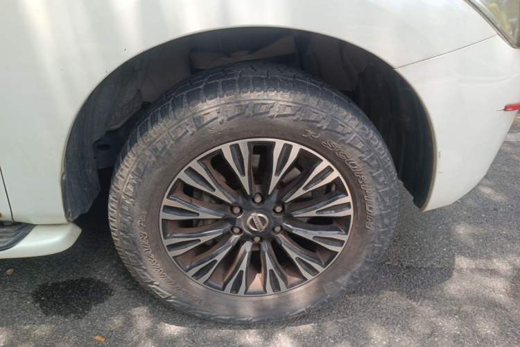 Used Nissan Patrol  Right Front Wheel Hub