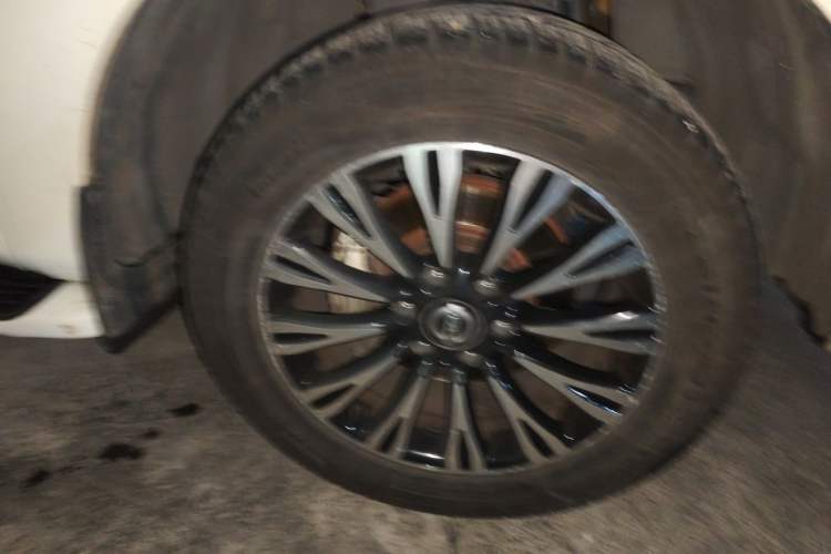 Used Nissan Patrol 2018 4.0L Automatic 7-Seater Middle East Version Right Front Wheel Hub