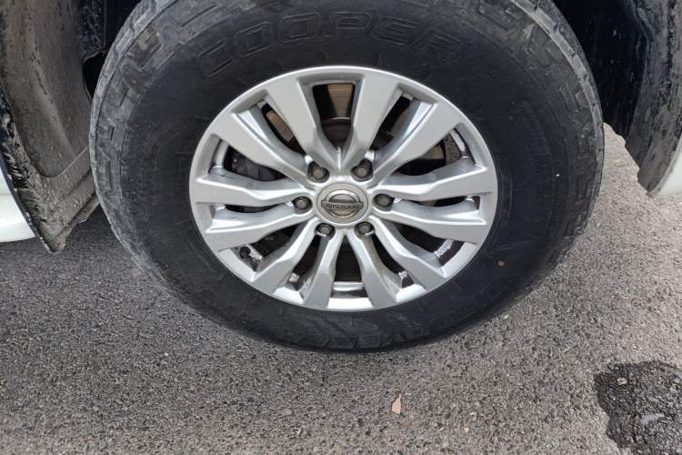 Used Nissan Patrol 2018 4.0L Automatic 7-Seater Middle East Version Right Front Wheel Hub