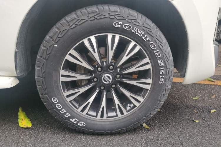 Used Nissan Patrol 2018 4.0L LinkedIn Edition Right Front Wheel Hub