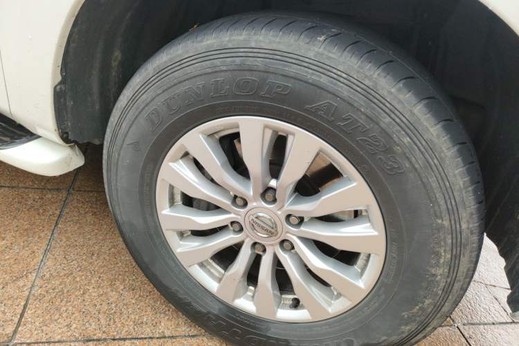 Used Nissan Patrol  Right Front Wheel Hub