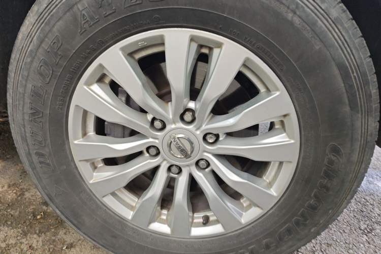 Used Nissan Patrol  Right Front Wheel Hub