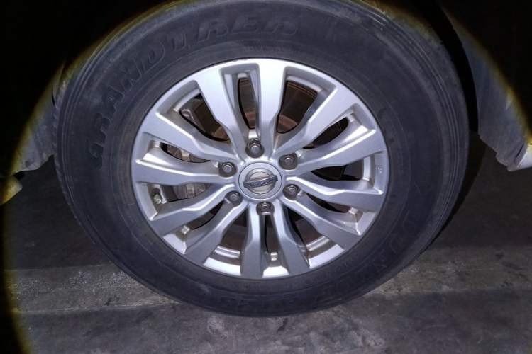 Used Nissan Patrol  Right Front Wheel Hub
