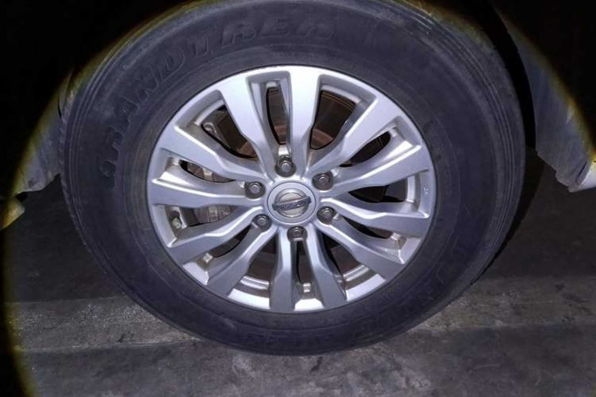 Used Nissan Patrol  Right Front Wheel Hub