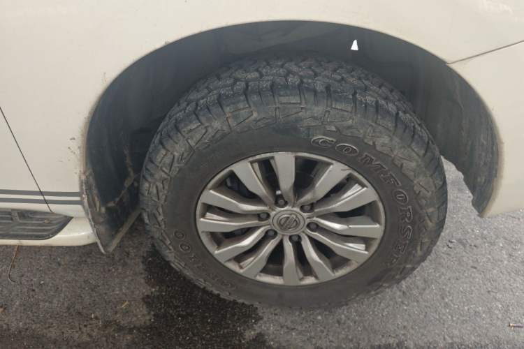 Used Nissan Patrol  Right Front Wheel Hub