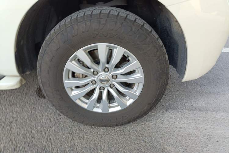 Used Nissan Patrol  Right Front Wheel Hub