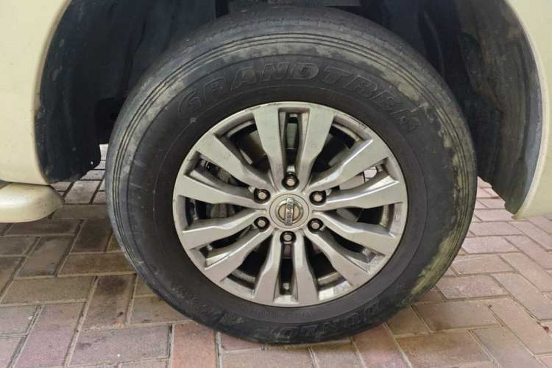 Used Nissan Patrol  Right Front Wheel Hub