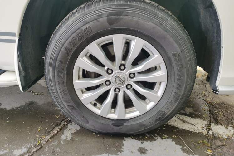 Used Nissan Patrol 2018 Y62 4.0 XE Middle East Right Front Wheel Hub