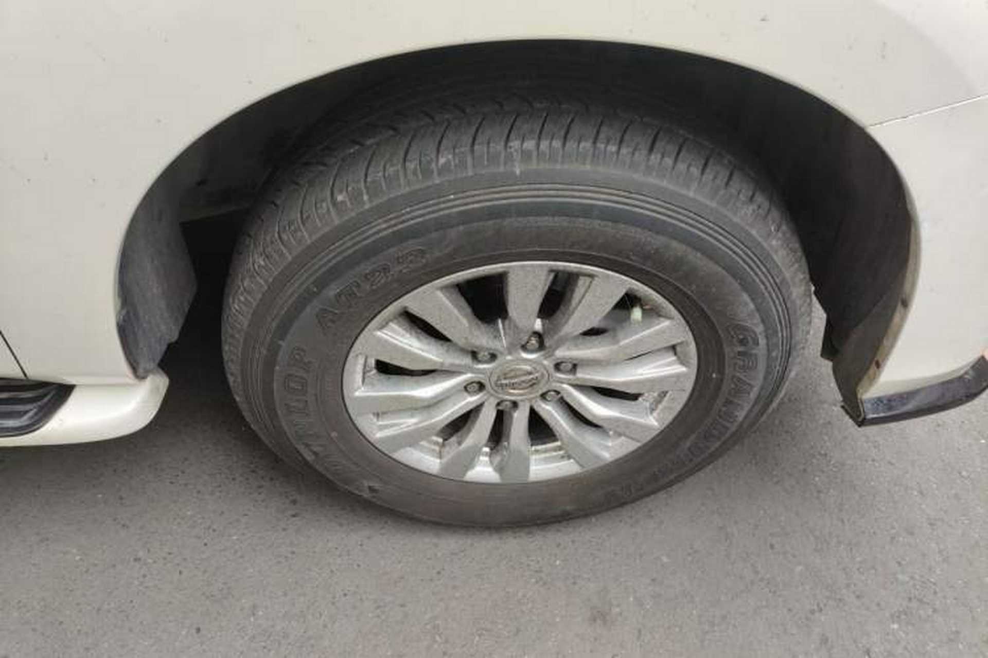 Used Nissan Patrol  Right Front Wheel Hub