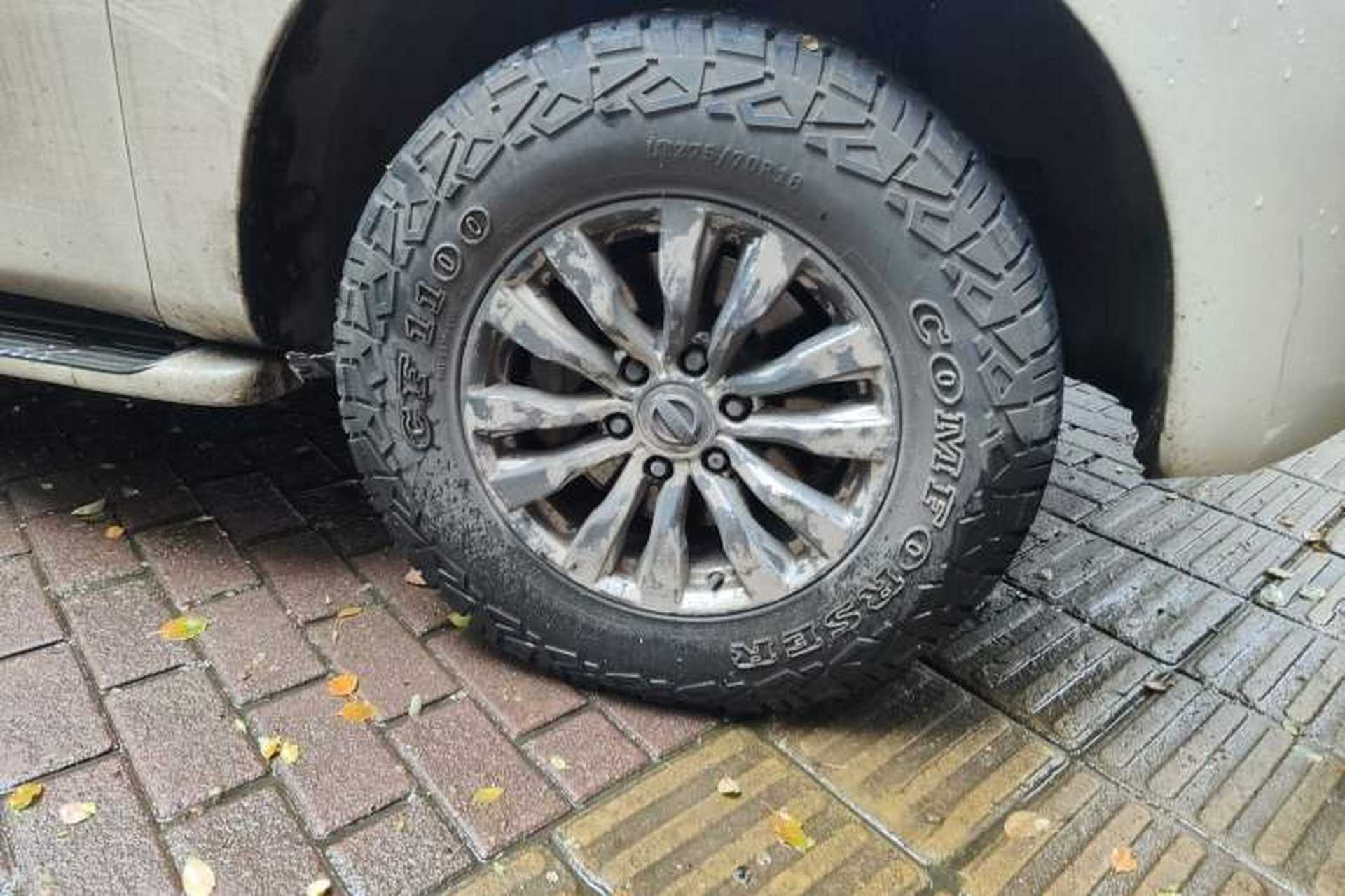 Used Nissan Patrol  Right Front Wheel Hub