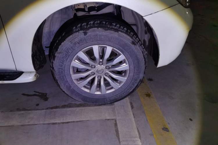 Used Nissan Patrol 2018 4.0L Automatic 7-Seater Middle East Version Right Front Wheel Hub