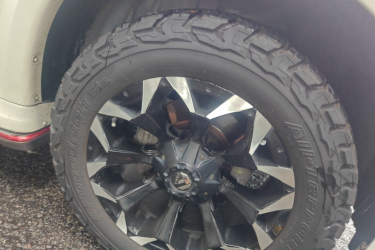 Used Nissan Patrol  Right Front Wheel Hub