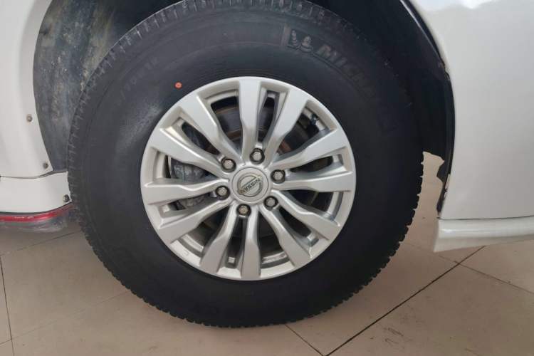 Used Nissan Patrol 2018 4.0L Automatic 7-Seater Middle East Version Right Front Wheel Hub