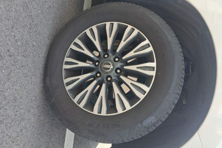Used Nissan Patrol 2018 4.0L Platinum Edition Right Front Wheel Hub
