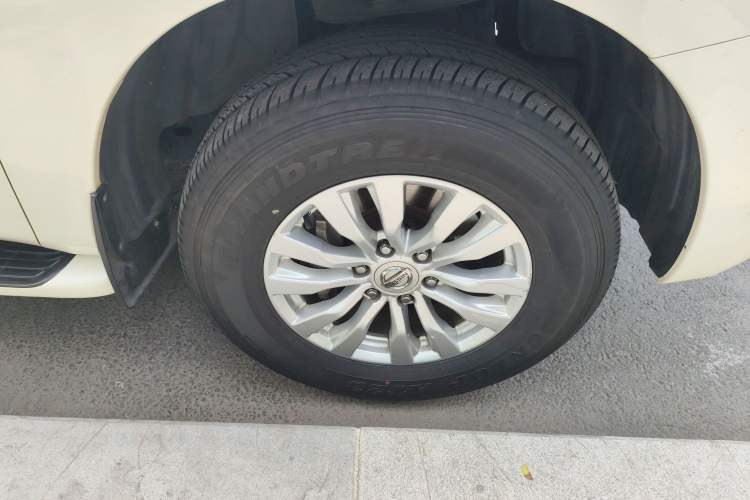Used Nissan Patrol 2018 4.0L Automatic 7-Seater Middle East Version Right Front Wheel Hub