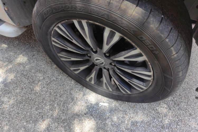 Used Nissan Patrol 2018 4.0L LinkedIn Edition Right Front Wheel Hub