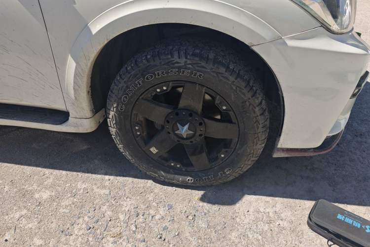 Used Nissan Patrol  Right Front Wheel Hub
