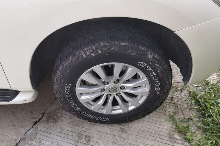 Used Nissan Patrol 2018 4.0L LinkedIn Edition Right Front Wheel Hub