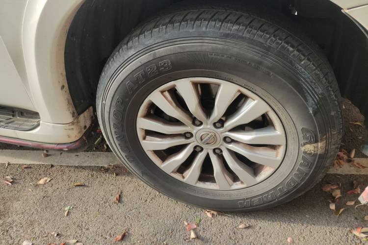 Used Nissan Patrol 2018 4.0L LinkedIn Edition Right Front Wheel Hub