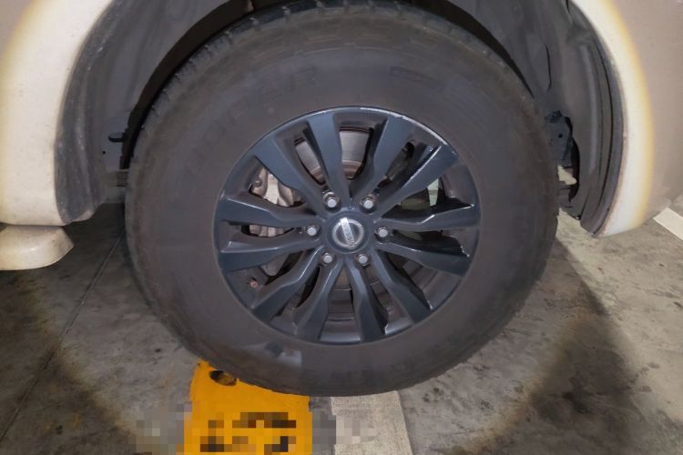 Used Nissan Patrol 2018 4.0L SE Middle East Version Right Front Wheel Hub
