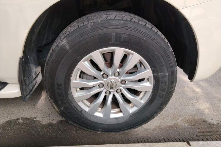 Used Nissan Patrol  Right Front Wheel Hub