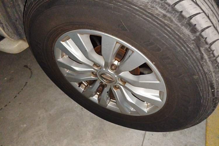 Used Nissan Patrol 2018 4.0L LinkedIn Edition Right Front Wheel Hub